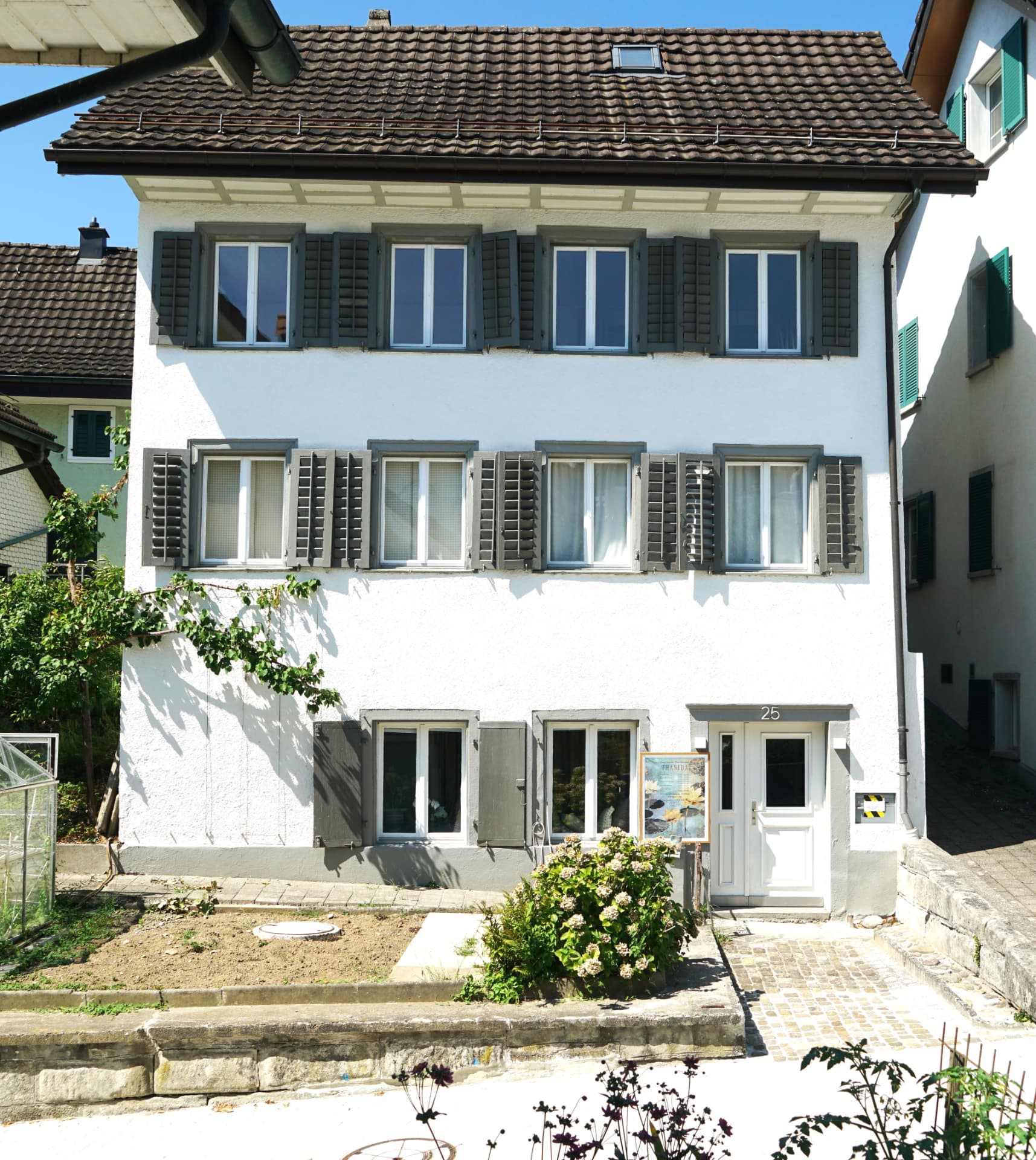Aussenansicht des Praxisgebäudes der THANIDA Thai-Massage an der Kirchgasse 25 in Schmerikon